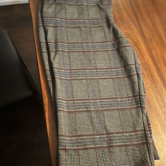 Addition Elle plaid Capris - Picture 2 of 3